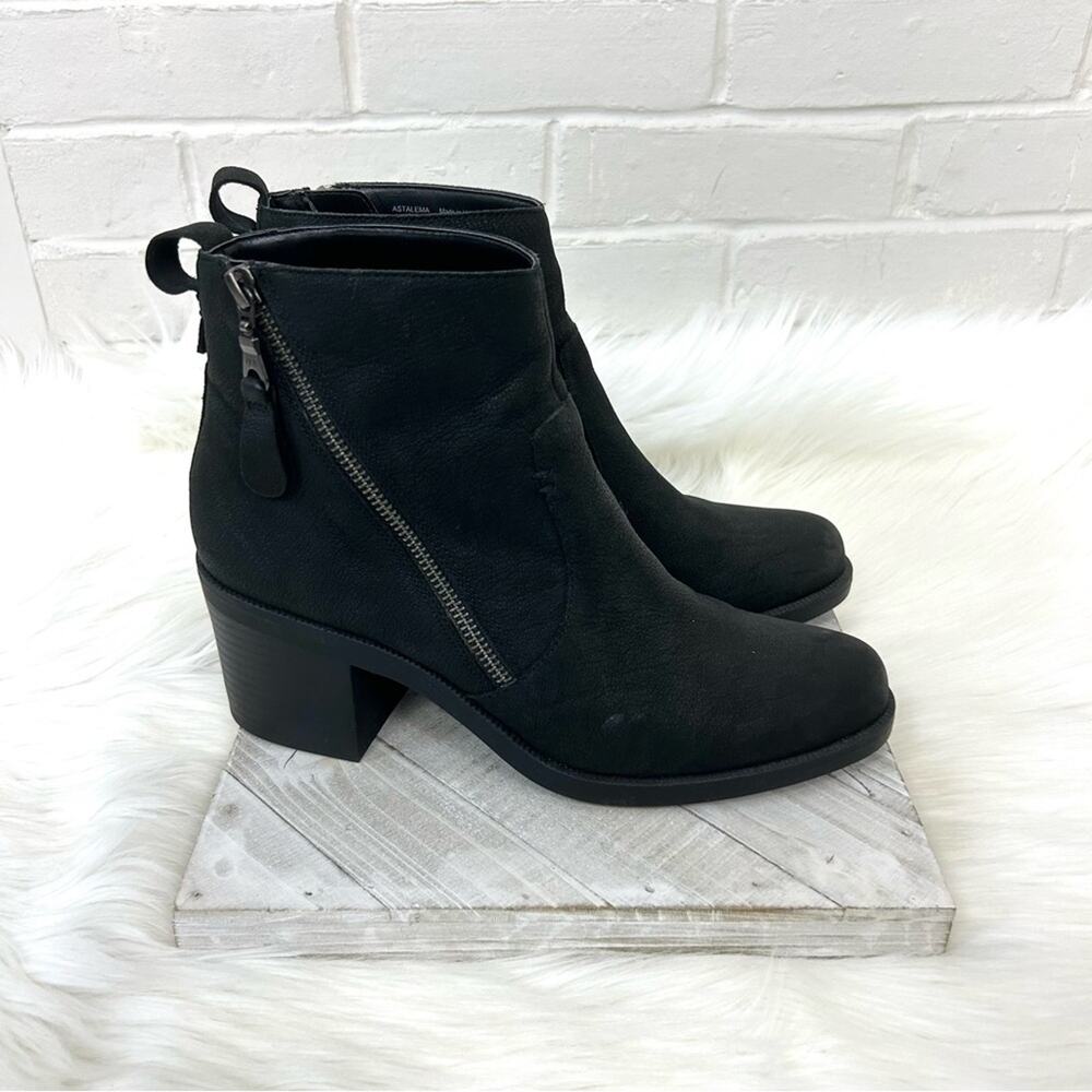 Crown Vintage Black Side Zipper Booties Size 9